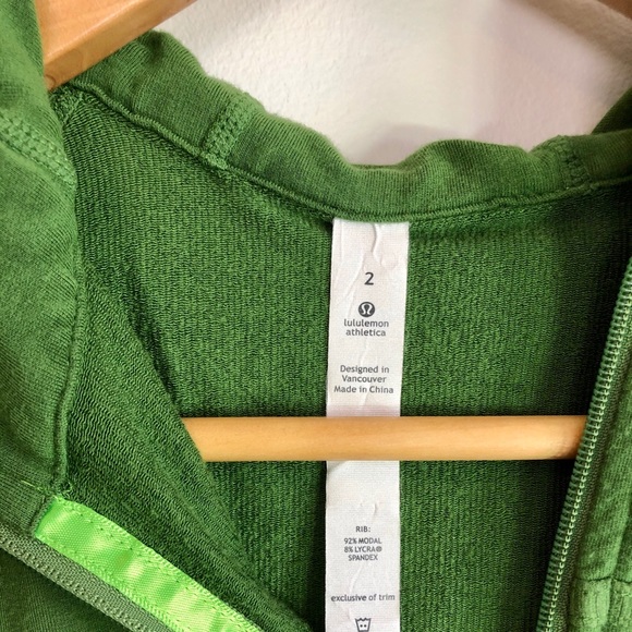 ☀️LULULEMON green hoodie ! - Picture 6 of 7